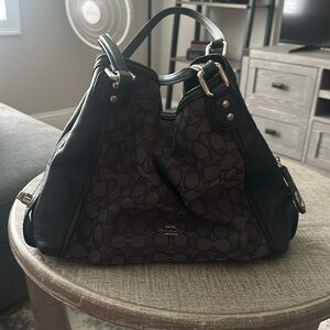 Coach edie 31 signature bag